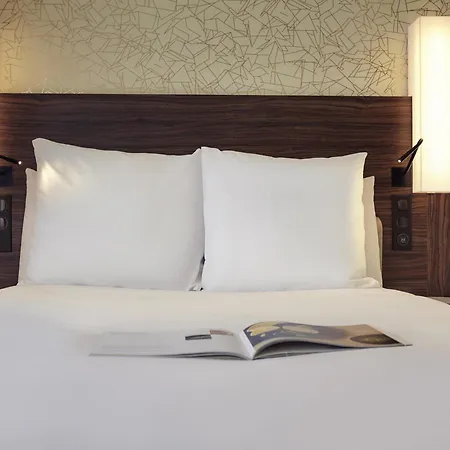Hotel Mercure Arc De Triomphe Etoile París