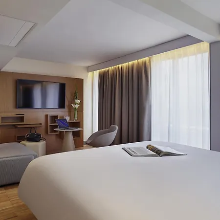 Mercure Arc De Triomphe Etoile 4*