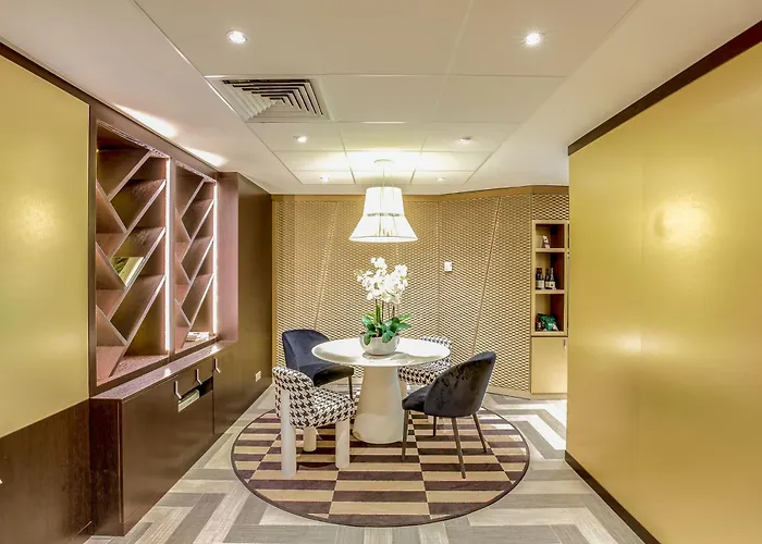 Mercure Arc De Triomphe Etoile 4*