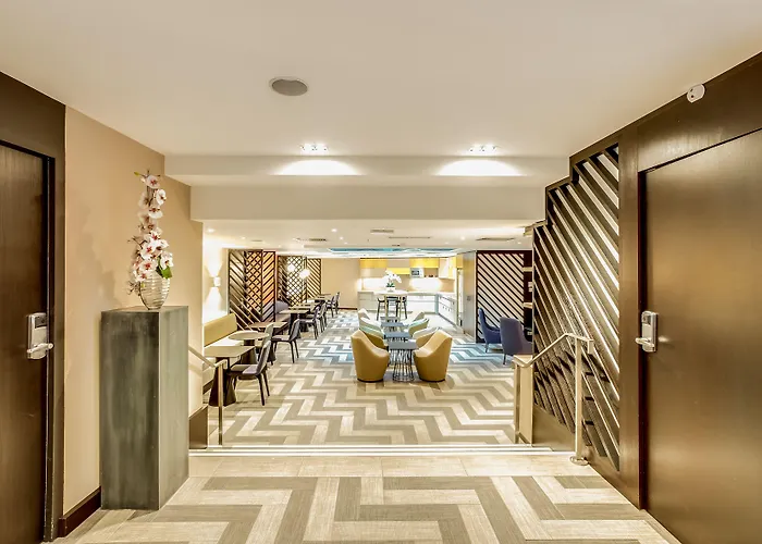 Mercure Arc De Triomphe Etoile Hotell 4*