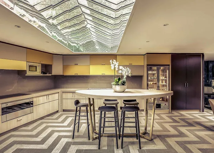 Hotel Mercure Arc De Triomphe Etoile