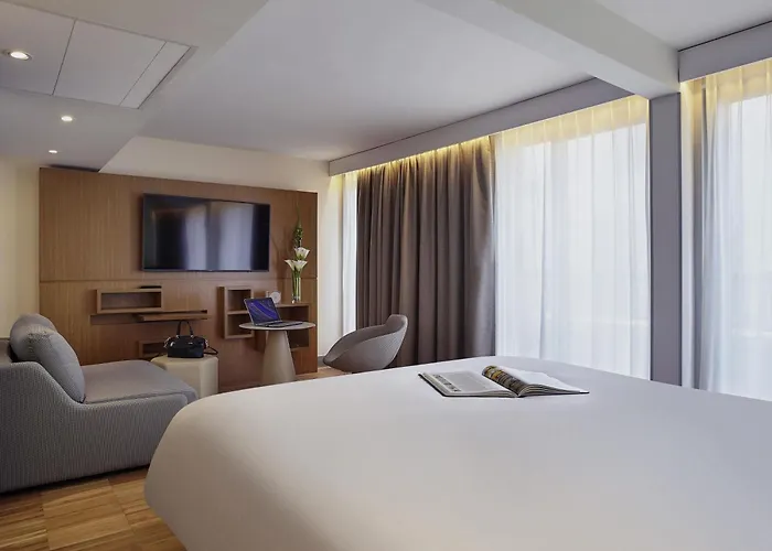 Mercure Arc De Triomphe Etoile 4*