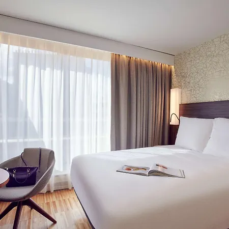 Mercure Arc De Triomphe Etoile Hotel