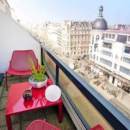 Отель Mercure Arc De Triomphe Etoile Париж