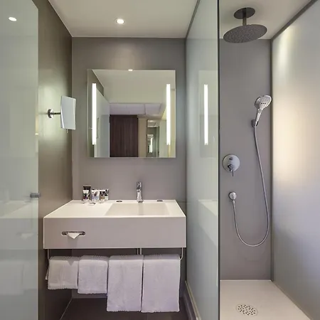 Hotel Mercure Arc De Triomphe Etoile 4*