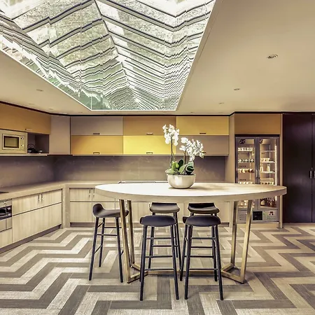 Mercure Arc De Triomphe Etoile Hotel