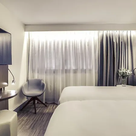 Mercure Arc De Triomphe Etoile 4* פריז