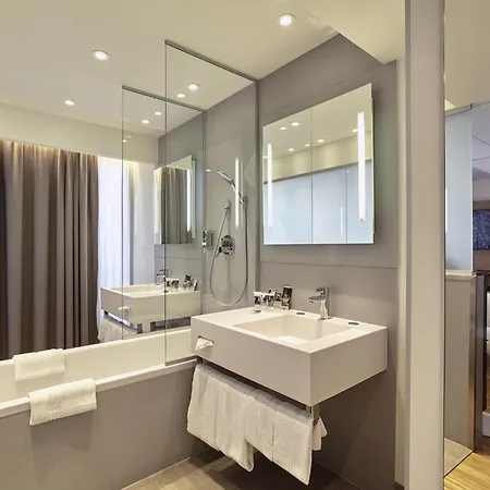 Mercure Arc De Triomphe Etoile 4*