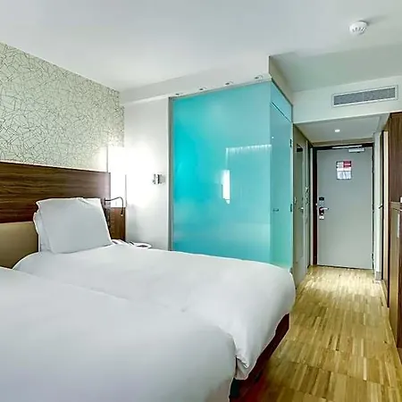 Mercure Arc De Triomphe Etoile París