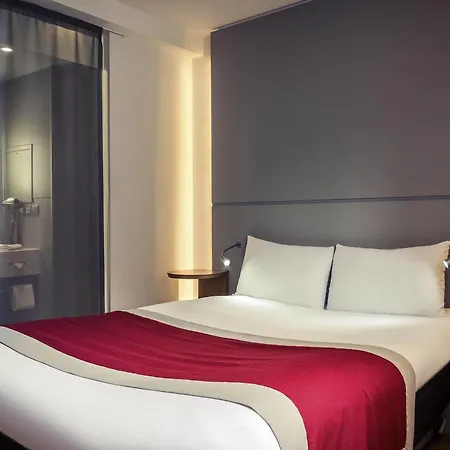 Отель Mercure Arc De Triomphe Etoile 4*