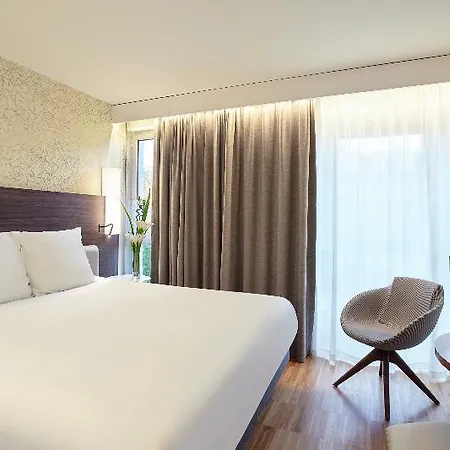 Hotel Mercure Arc De Triomphe Etoile París