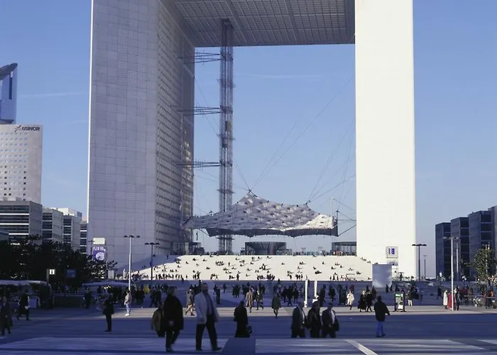 머큐어 아크 드 트리옹프 호텔 4*