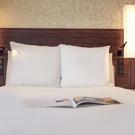 Mercure Arc De Triomphe Etoile Hotel 4*