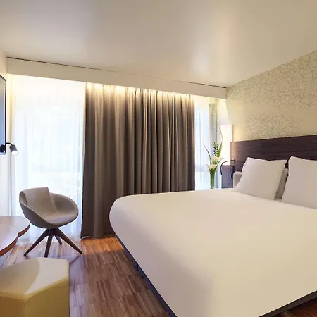 Mercure Arc De Triomphe Etoile Hotel París