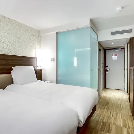 Mercure Arc De Triomphe Etoile 4*