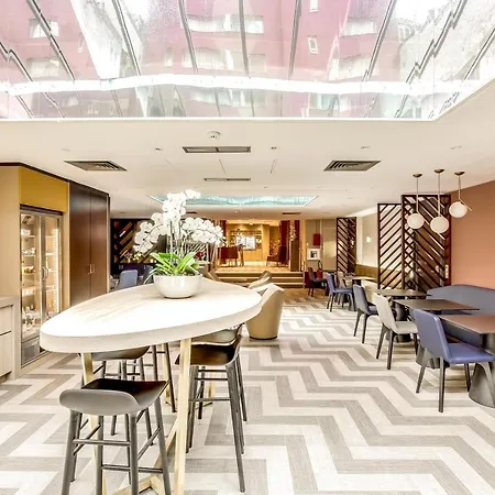 Mercure Arc De Triomphe Etoile Szálloda 4*