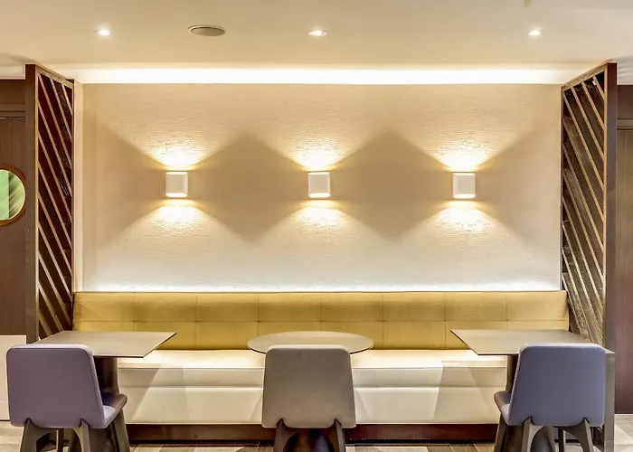 Mercure Arc De Triomphe Etoile 4* Paříž